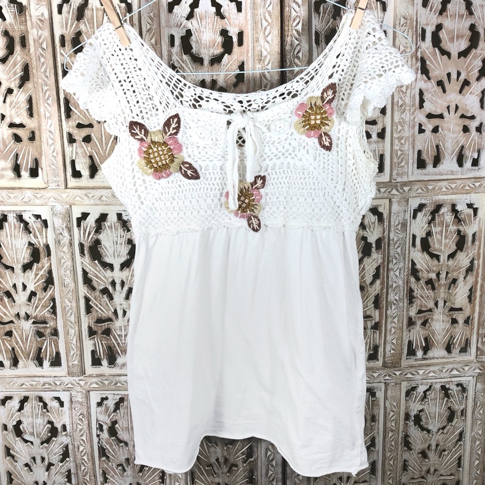 Joystick Johnny Was crochet flower cap sleeve top